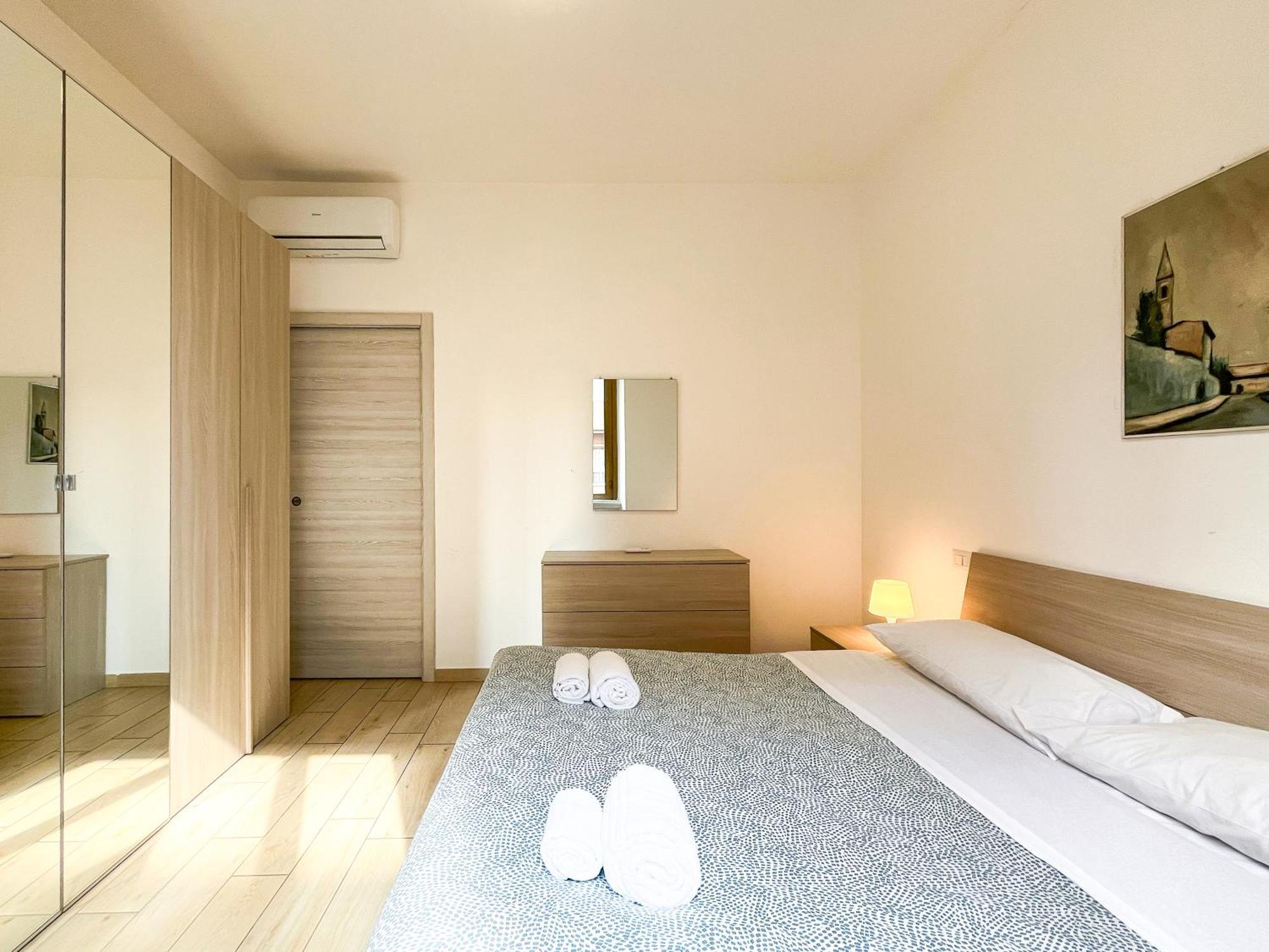 Along The Canal Smart Flat Naviglio - 4 People Corsico Ngoại thất bức ảnh